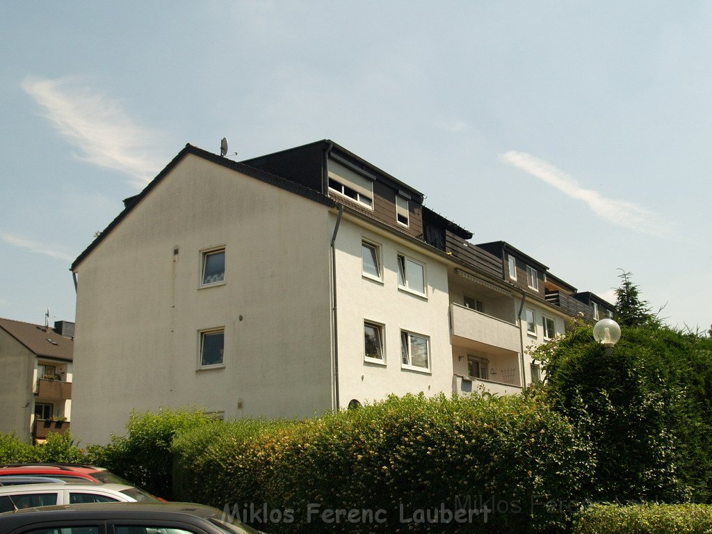 Mark Medlock s Dachwohnung ausgebrannt Koeln Porz Wahn Rolandstr P06.JPG